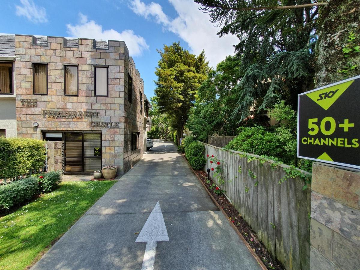 Fitzherbert Castle Motel Palmerston North Exterior photo